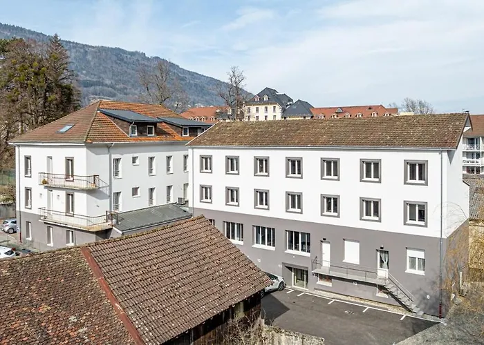 Апартаменты Le Dauphine 3 *